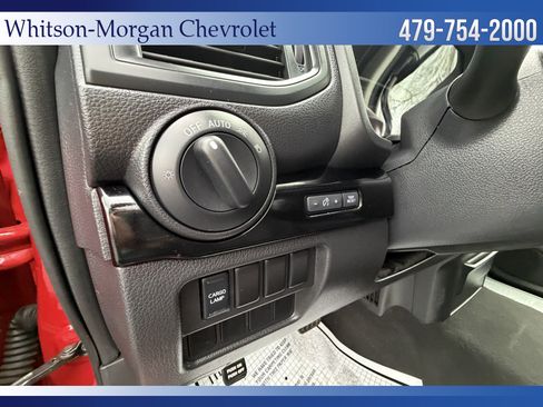 Used 2022 Nissan Titan SV image 14