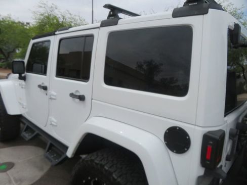 Used 2014 Jeep Wrangler Unlimited Sahara w/ Max Tow Package AWD/4WD image 7