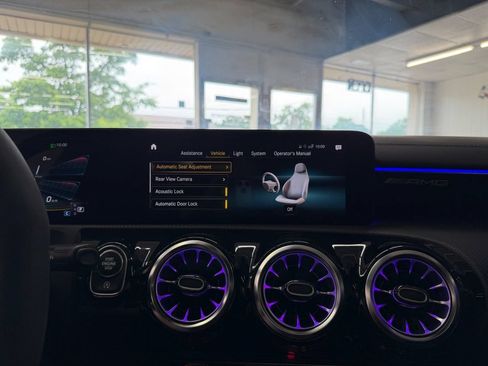Used 2022 Mercedes-Benz CLA 35 AMG 4MATIC image 33