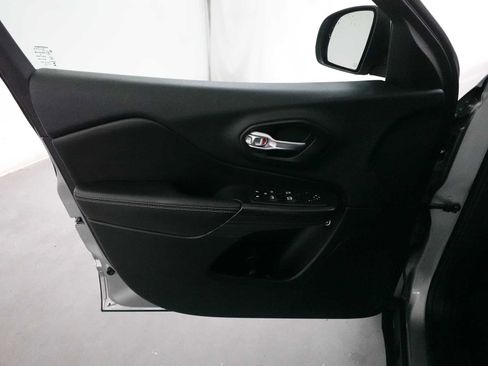 Used 2016 Jeep Cherokee Limited AWD/4WD image 10
