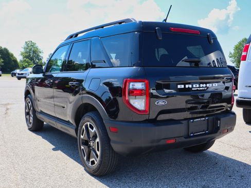 Used 2023 Ford Bronco Sport Outer Banks image 3