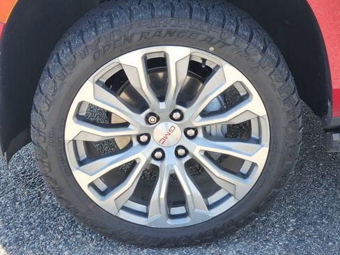 Used 2021 GMC Yukon XL Denali w/ Denali Premium Package AWD/4WD image 6