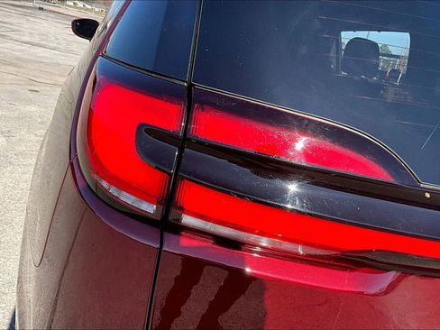 Used 2021 Chrysler Pacifica Touring-L w/ Uconnect Theater Family Group image 21