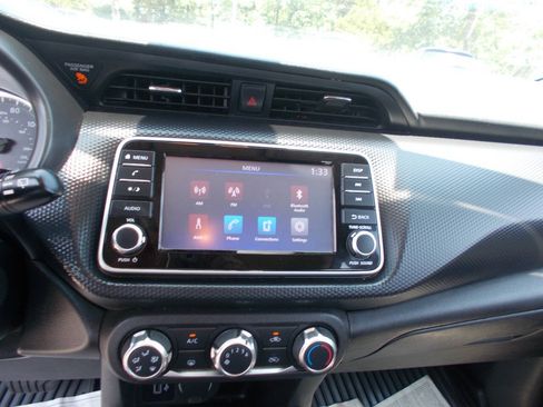 Used 2022 Nissan Kicks S FWD image 14