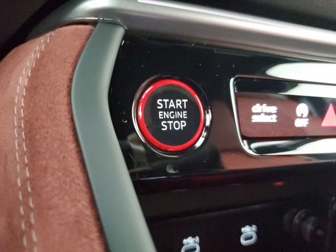 New 2026 Audi SQ5 Prestige AWD/4WD image 32