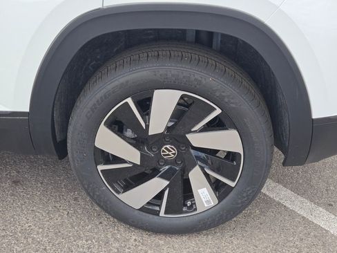 New 2025 Volkswagen Atlas Cross Sport SE FWD image 5