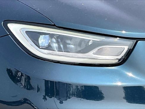 Used 2023 Chrysler Pacifica Touring-L FWD image 24