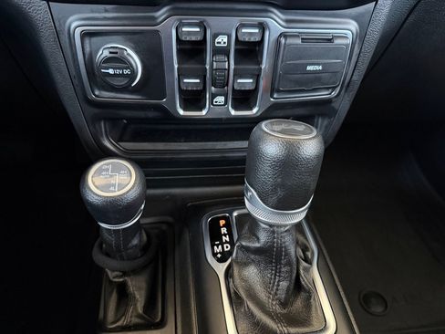 Used 2023 Jeep Wrangler Unlimited AWD/4WD image 15