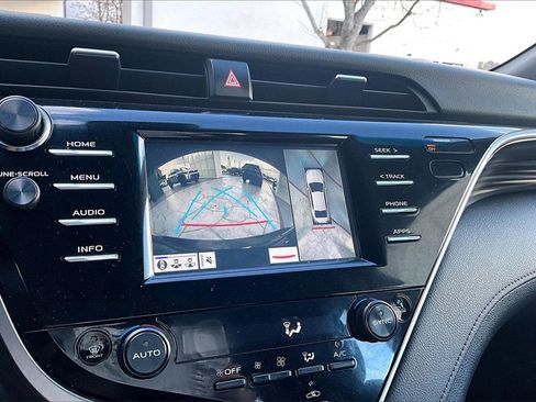 Certified 2018 Toyota Camry XLE image 13