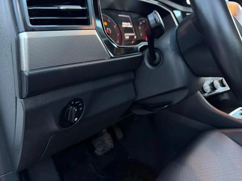 Used 2019 Volkswagen Jetta SE FWD image 14