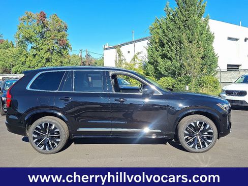 Certified 2025 Volvo XC90 B6 Plus image 8