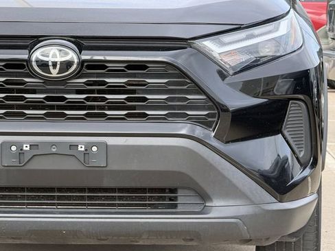 Used 2023 Toyota RAV4 LE FWD image 9