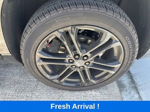 Used 2025 Buick Enclave Sport Touring w/ Power Package FWD image 18