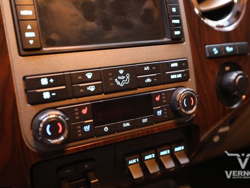 Used 2012 Ford F250 Lariat w/ Lariat Interior Pkg image 23