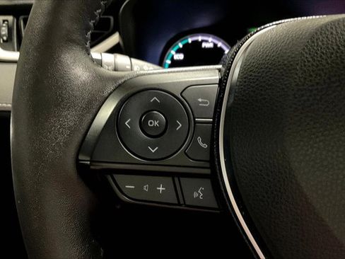 Used 2020 Toyota RAV4 XLE w/ Convenience Package image 18