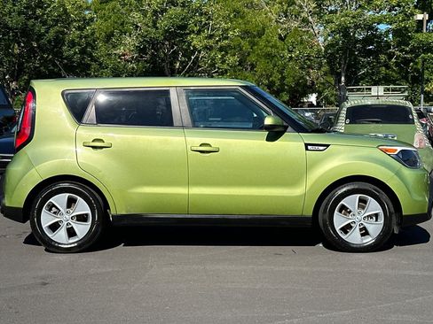 Used 2016 Kia Soul FWD image 3