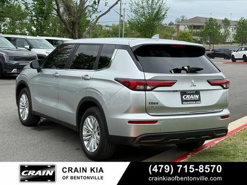 Used 2024 Mitsubishi Outlander ES image 5