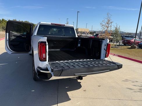 Used 2024 GMC Sierra 1500 SLT image 25