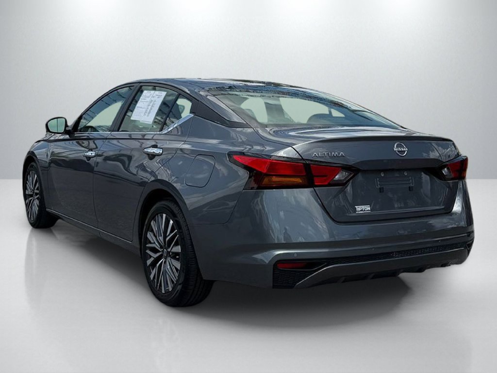 Used 2025 Nissan Altima 2.5 SV FWD image 7
