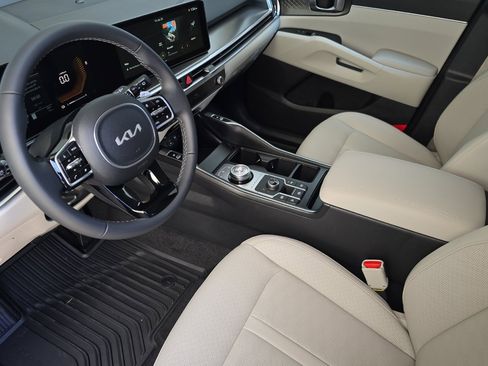 New 2025 Kia Sorento EX image 6