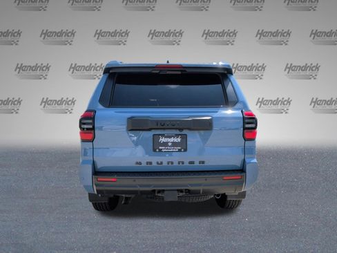 Used 2025 Toyota 4Runner TRD Off-Road Premium AWD/4WD image 8