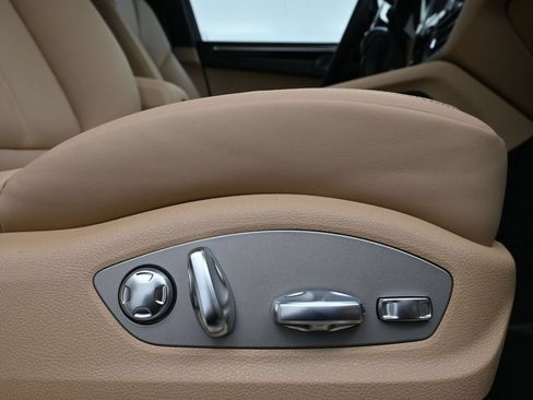 Used 2026 Porsche Macan AWD/4WD image 15
