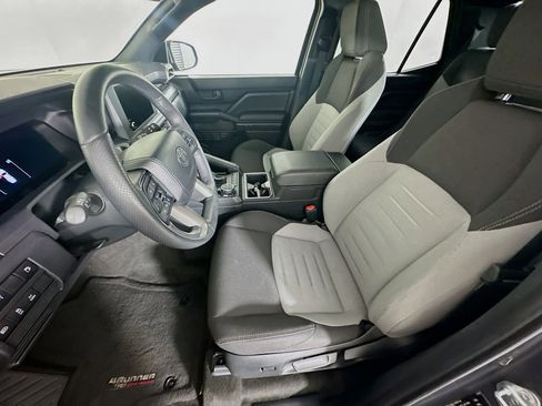 Used 2025 Toyota 4Runner TRD Off-Road image 13