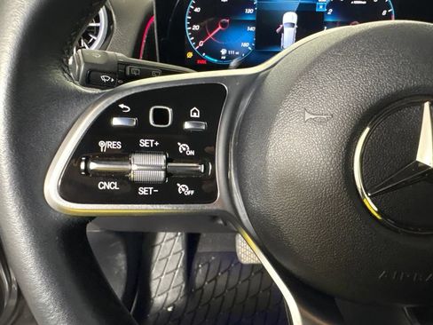 Used 2023 Mercedes-Benz GLB 250 image 18