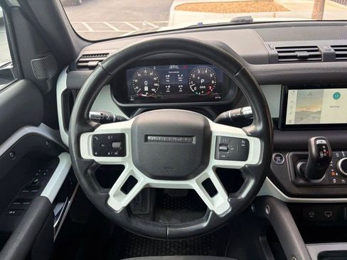 Used 2020 Land Rover Defender 110 SE AWD/4WD image 13