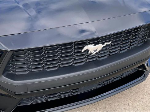 Used 2024 Ford Mustang EcoBoost image 27