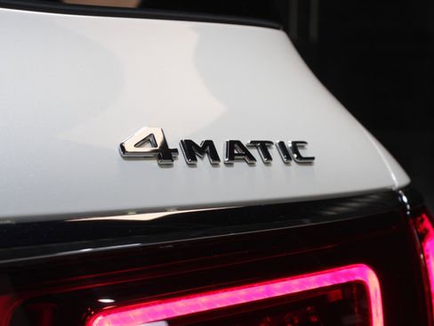 Used 2022 Mercedes-Benz GLS 450 4MATIC image 16