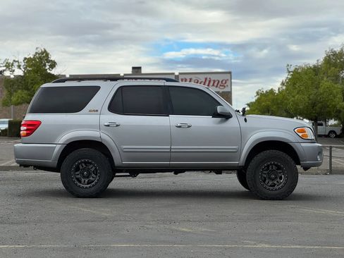 Used 2002 Toyota Sequoia SR5 RWD image 4