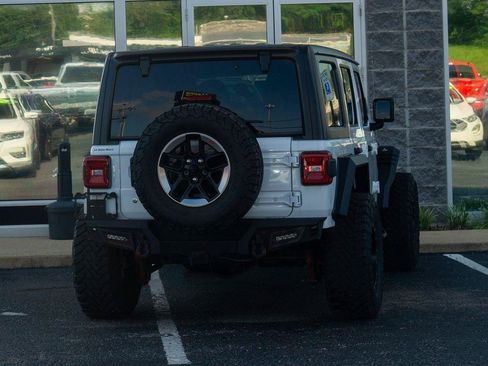Used 2018 Jeep Wrangler Unlimited Rubicon w/ Dual Top Group AWD/4WD image 3