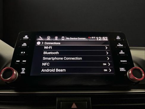 Used 2018 Honda Accord Touring image 31