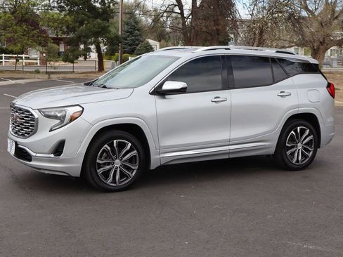 Used 2020 GMC Terrain Denali w/ Denali Premium Package image 10