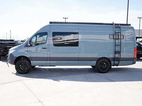Used 2022 Mercedes-Benz Sprinter 2500 image 3