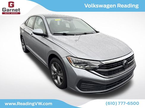 Used 2023 Volkswagen Jetta SE w/ Panoramic Sunroof Package FWD image 8