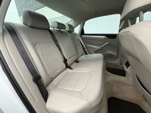 Used 2013 Volkswagen Passat TDI SE image 22