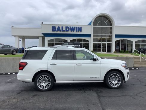 Used 2023 Ford Expedition Platinum AWD/4WD image 8