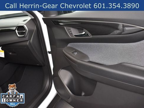 Used 2025 Chevrolet TrailBlazer LS w/ LS Convenience Package FWD image 22