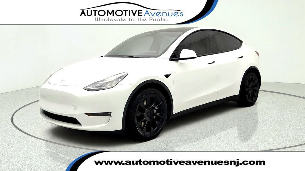 Used 2021 Tesla Model Y Long Range AWD/4WD image 1