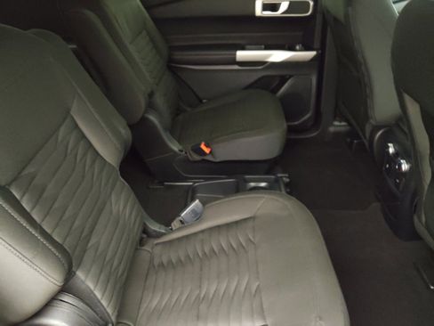 Used 2021 Ford Explorer XLT RWD image 19