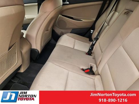Used 2017 Hyundai Tucson SE FWD image 30