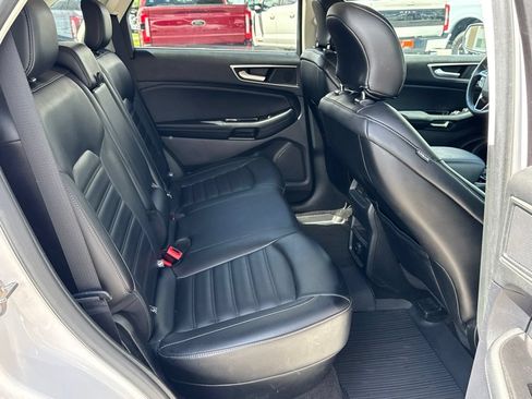Used 2019 Ford Edge SEL w/ Equipment Group 201A AWD/4WD image 16