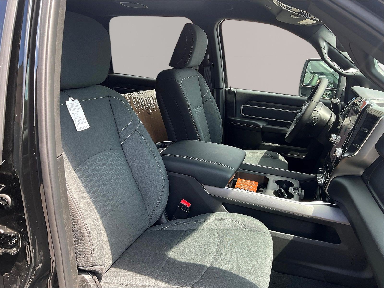 New 2026 RAM 3500 Big Horn AWD/4WD image 18