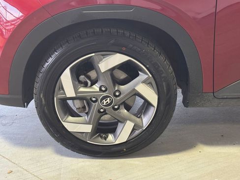 Used 2025 Hyundai Venue SEL image 30