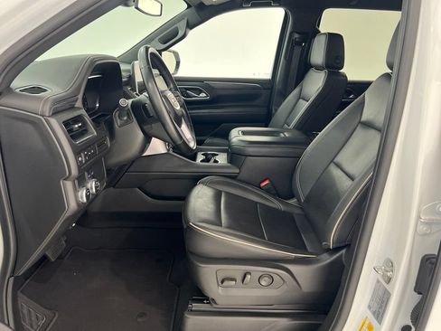 Used 2024 GMC Yukon SLT RWD image 17