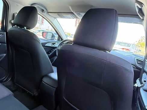 Used 2017 MAZDA MAZDA3 Sport FWD image 32