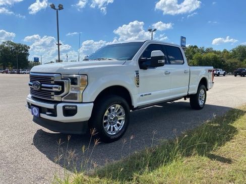 Used 2022 Ford F250 Limited image 3