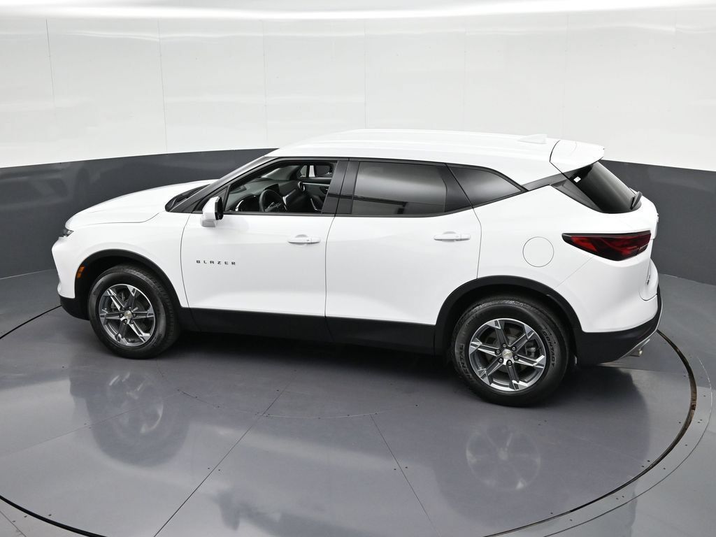Used 2023 Chevrolet Blazer LT FWD image 27